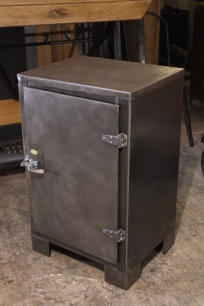 meuble industriel metal brut glaciere ancienne de boucher